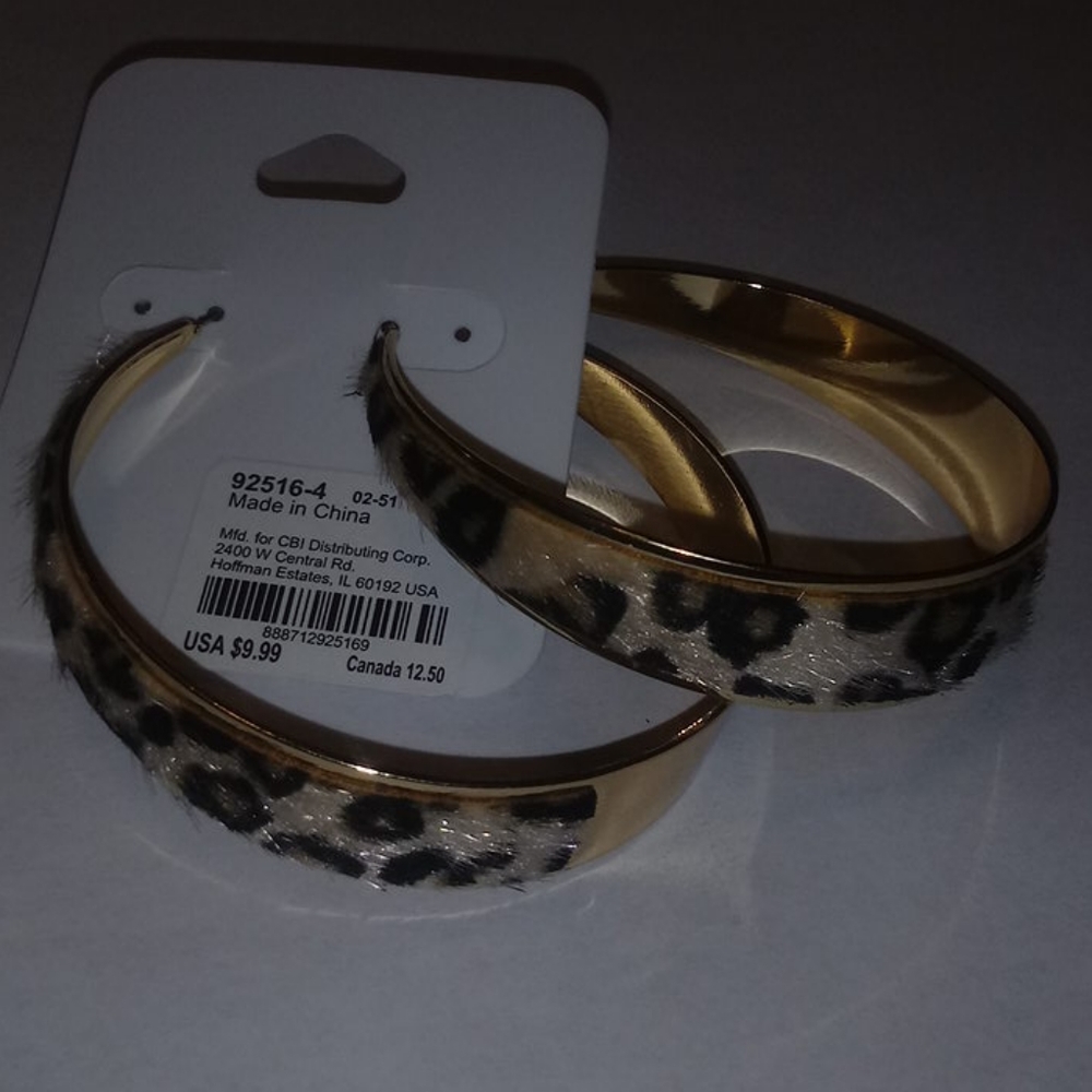 Thick hoop earrings - Picture 2 of 5